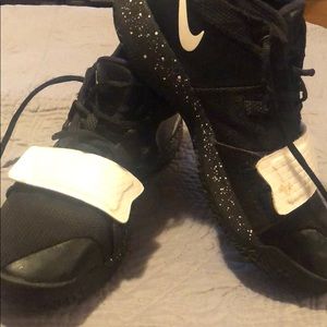 Nike PG 2.5 TB Basketball Shoes